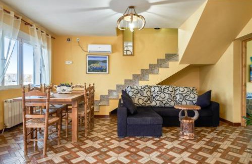 Porzuna Villa | Spacious villa with pool in Porzuna - 90 m² and mountain view
