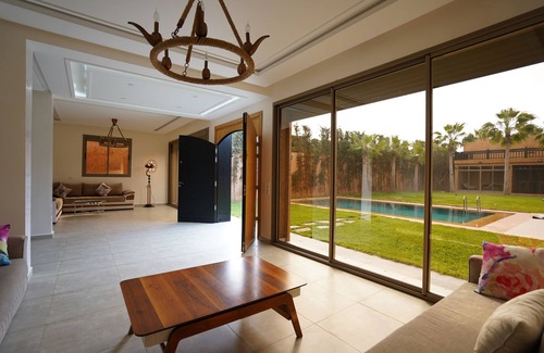Sidi Bibi Villa | Spacious villa with swimming pool