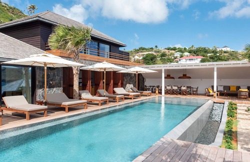 Toiny Villa | Spacious Villa with True Architectural Gem