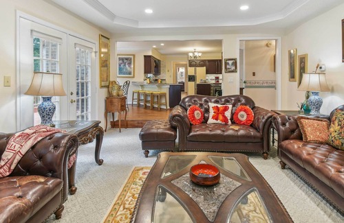 Northwest House | Spacious Virginia Beach Retreat w/ Outdoor Dining!