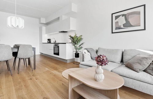 Aarhus C Apartment | Spacious waterfront apartment with marina views