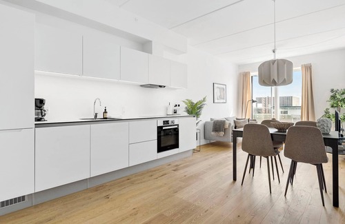 Aarhus C Apartment | Spacious waterfront apartment with marina views