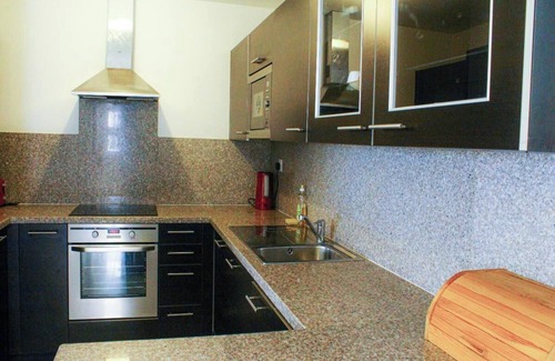 As Sifah Apartment | Spacious Waterfront Elegance