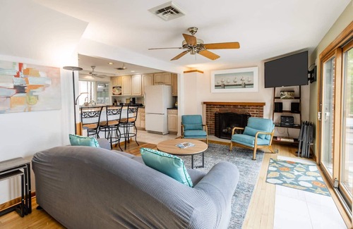 Arnold House | Spacious Waterfront home with stunning views, pool, pier & parking mins to Annapolis