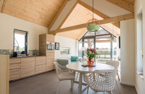 Westenschouwen House | Spaciousness with a fresh, soft interior, that's how this beautiful 4-person chalet can be described