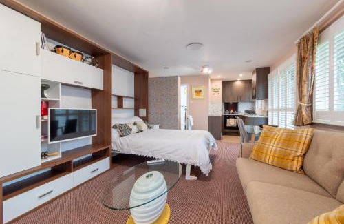 Spalding Apartment | Spalding Town Centre - 2 Person - Self Contained - Self Catering 1 or 2 Doubles