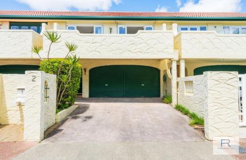 St. Heliers House | Spanish Charm - Stylish 3BR Steps from the Beach