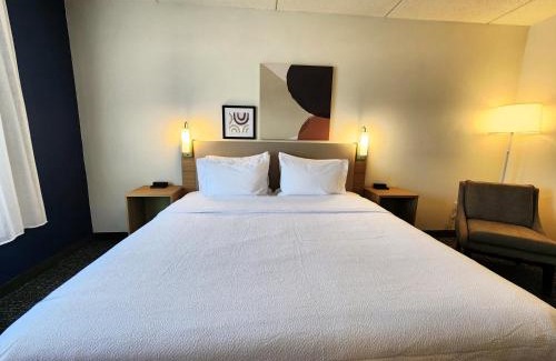 California Hotel | Spark by Hilton California Lexington Park