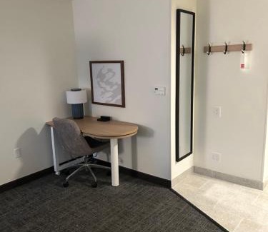 Dothan Hotel | Spark by Hilton Dothan