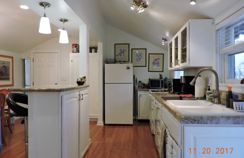 Prescott House | Sparkling Clean, Open Floor Plan, Fireplace, Lanai, 1.25 Acres & 1.6 mi.> Square