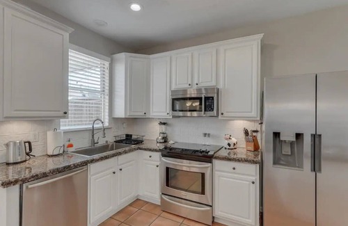 Far North Dallas House | Sparkling Gem for Families or Groups!
