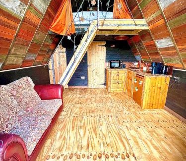 Barham Cabin | Sparrow Cabin Hot Tub