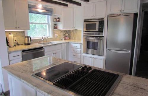 Lake Mohawk House | Sparta, NJ - Lakeside Retreat Only An Hour Away From NYC