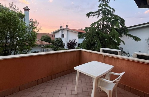 Sabaudia Villa | Spaziosa casa vicino al centro con giardino, forno a pizza, parcheggio privato