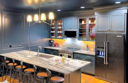 Katie Hill Neighborhood House | Speakeasy 4 bedroom home - Hot Tub - Game Room!
