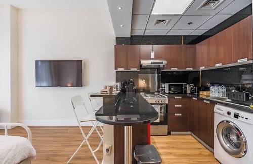 Dubai Sports City Apartment | Special September Rate - Luxurious Studio - Golf View