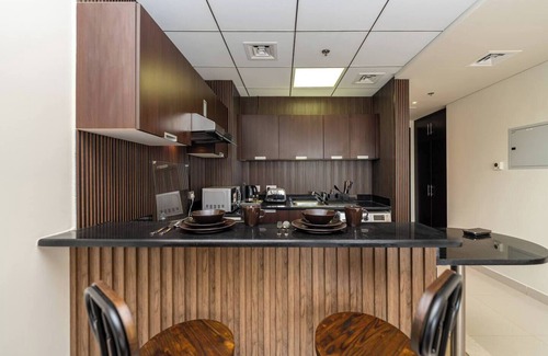 Dubai Sports City Apartment | Special September Rates - Elegant Studio - Golf Views