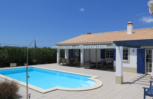 Aljezur Villa | Special villa, in a private location, heated pool, cable TV, high speed fibre