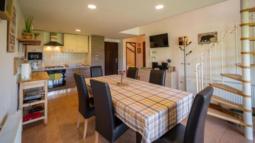 Vrata Apartment | Specious Apartment Manitu in forest countryside