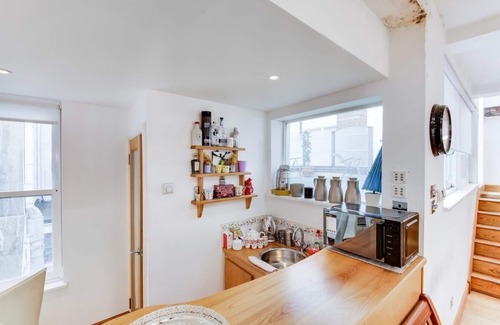 Kensington House | Specious Family Kensington 5-Bed House, Sleeps 12