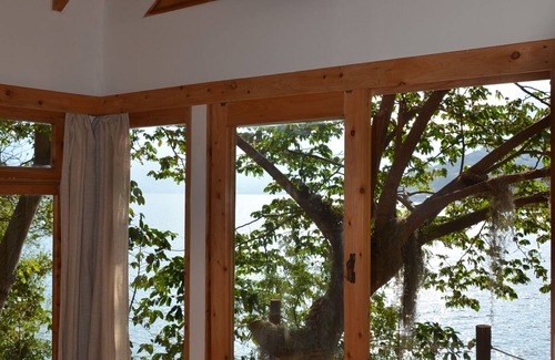 Pasajcap House | Spectacular Lakefront Cabin with luxury outdoor shower