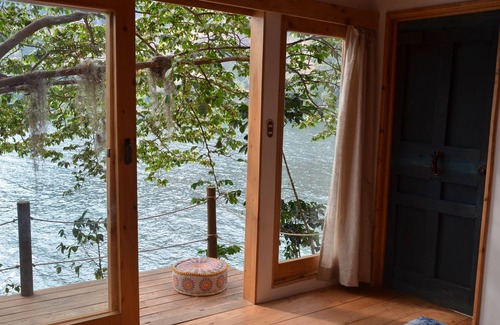 Pasajcap House | Spectacular Lakefront Cabin with luxury outdoor shower