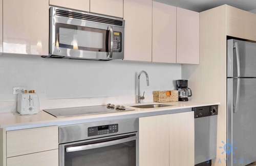 Hallandale Beach Apartment | Spectacular 1BR Apt w/Private Balcony, pool & Gym