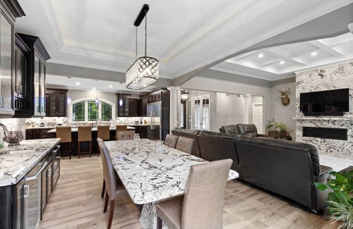 Spencerport House | Spectacular 4 Acre Estate!