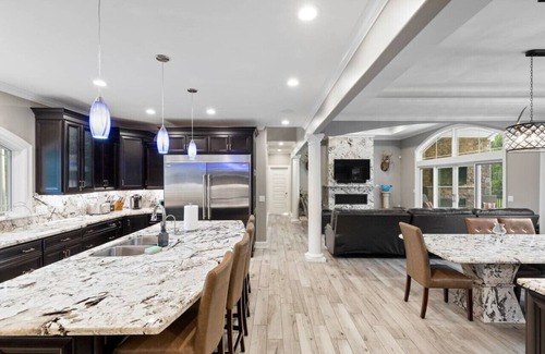 Spencerport House | Spectacular 4 Acre Estate!