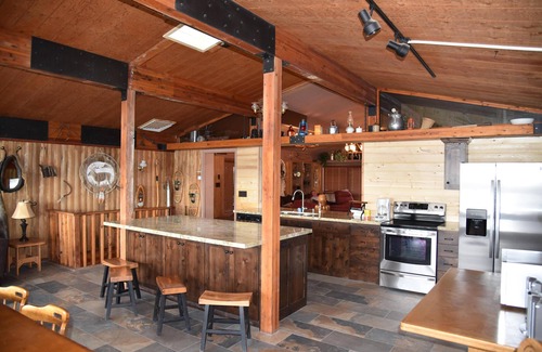 Duchesne Hotel | Spectacular Lake and Fishing Resort
