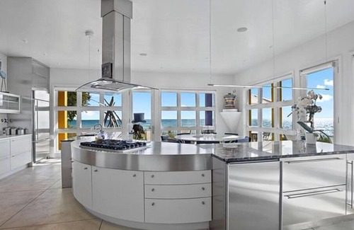 Oostburg House | Spectacular Lake Michigan house just steps to the water