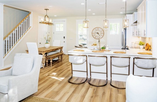 Laurel Grove House | Spectacular Lake Front~Golf Cart, FREE Activities, Pool & HotTub, Gym