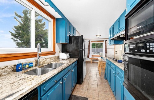 Two Harbors House | Spectacular lake view!