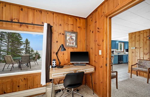 Two Harbors House | Spectacular lake view!