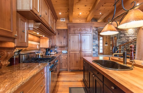 McDougall House | Spectacular Log and Timber Frame Retreat