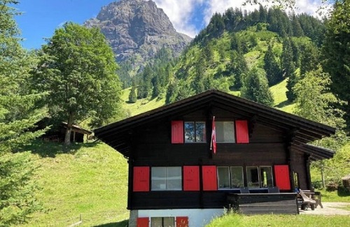 Blausee Ski Chalet | SPECTACULAR MOUNTAIN SCENERY AND SYLVAN ALPINE LANDSCAPES IN THE CANTON OF BERN