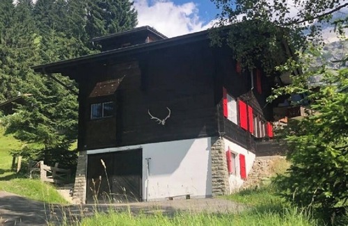Blausee Ski Chalet | SPECTACULAR MOUNTAIN SCENERY AND SYLVAN ALPINE LANDSCAPES IN THE CANTON OF BERN