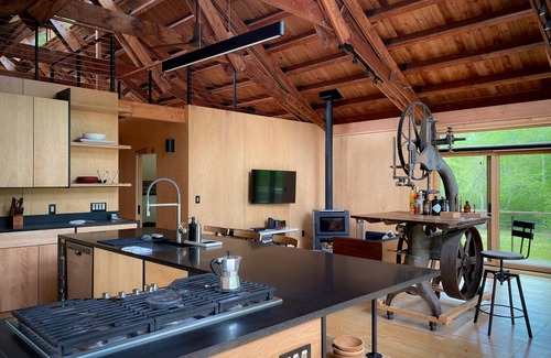 Chilmark House | Spectacular Newly Renovated Home in Menemsha
