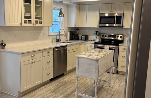 North Weymouth House | Spectacular Ocean Sunsets I Pet Friendly