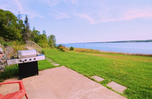 Cape Dauphin Cottage | Spectacular Private Beachfront on Bras D'or Lakes, Luxury, Modern, Spacious