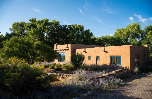 Abiquiu House | Spectacular Ranch Overlooking the Chama River at the Heart of Abiquiu