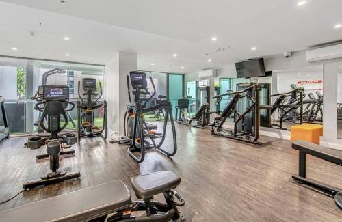 South Brisbane Apartment | Spectacular River View Apartment