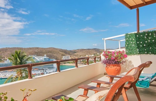 P Chahue Condo | Spectacular View. Oceanfront, 1 BR, 2 story Penthouse.