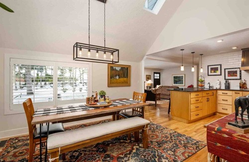 Aurora House | Spectacular Villa on 25 Acre Orchard, Pergola w/Fireplace, Private Hot Tub, Pet Friendly, BBQ