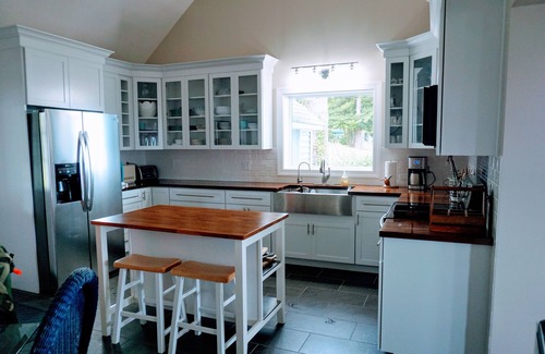 Deltaville House | Spectacular waterfront property with breathtaking views of the Chesapeake Bay!