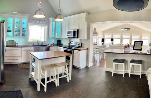Deltaville House | Spectacular waterfront property with breathtaking views of the Chesapeake Bay!