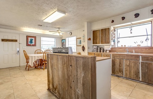 Flour Bluff House | Spence's Laguna Madre Bayhouse - Great for Families & Angler