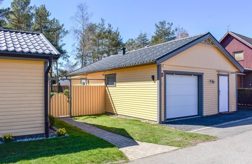 Nybrostrand Apartment | Spend a fantastic vacation in this cozy vacation home in Nybrostrand.