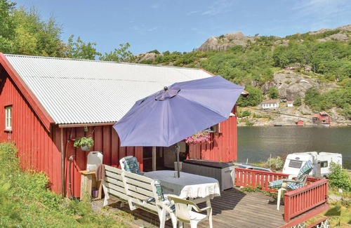 Flekkefjord House | Spend a great family vacation in a vacation home close to spectacular nature.