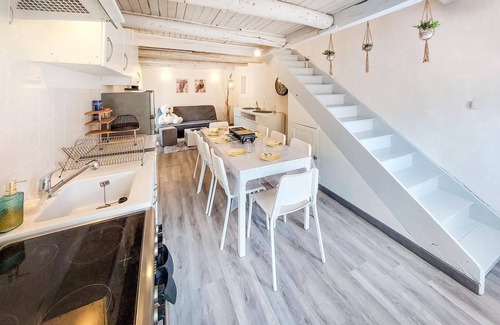 Saint-Floret House | Spend an unforgettable vacation in this vacation home.